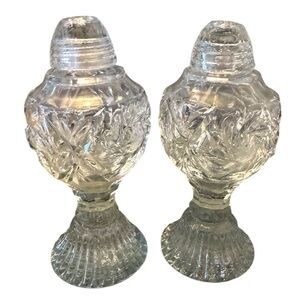 Elegant Vintage Pinwheel high quality Salt & Pepper shakers Clear Glass etched